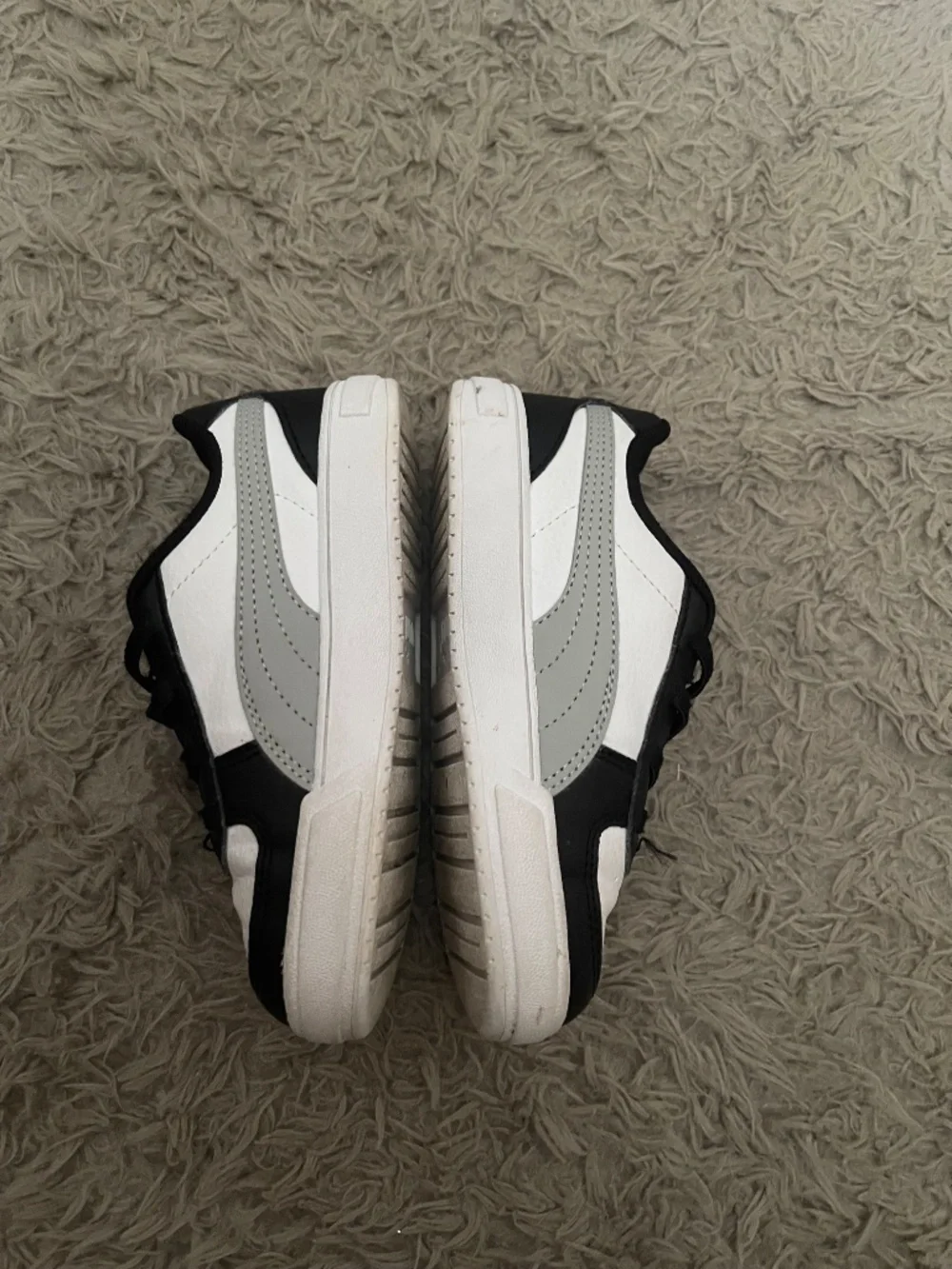Puma Sneakers